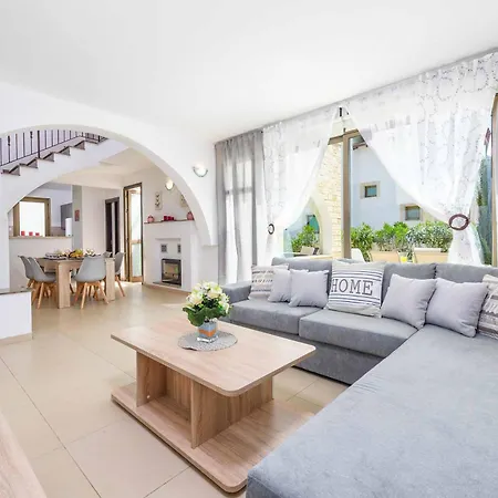 Kymma 16 Villa